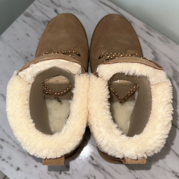 UGG Women’s Romely Heritage Lace Boots In Chestnut 8.5 - Picture 8 of 14